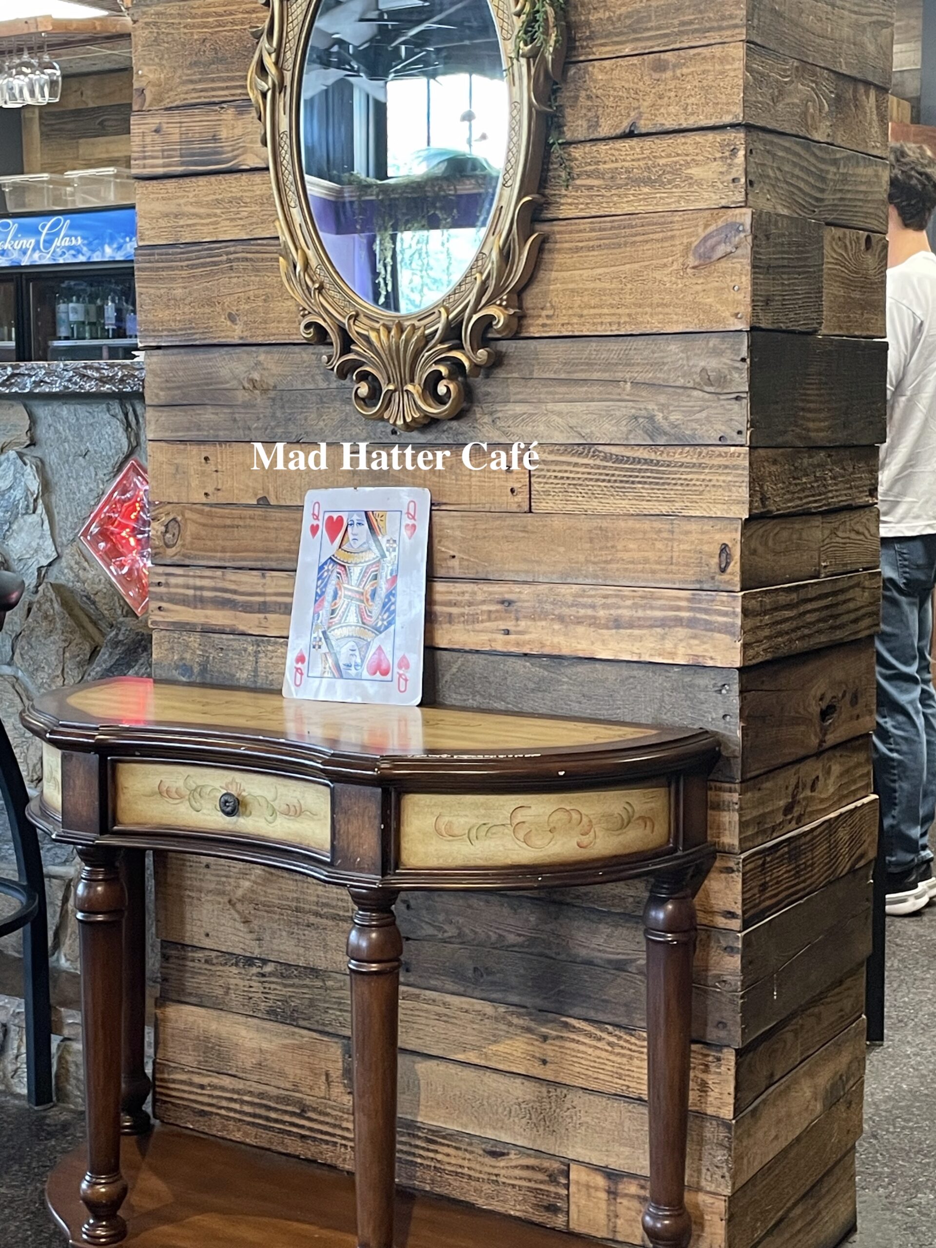 Mad Hatter Café, MD 